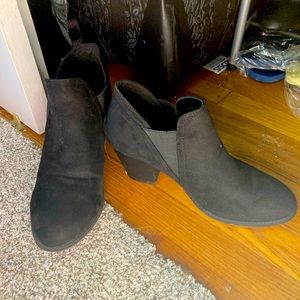 Black ankle boots with heel